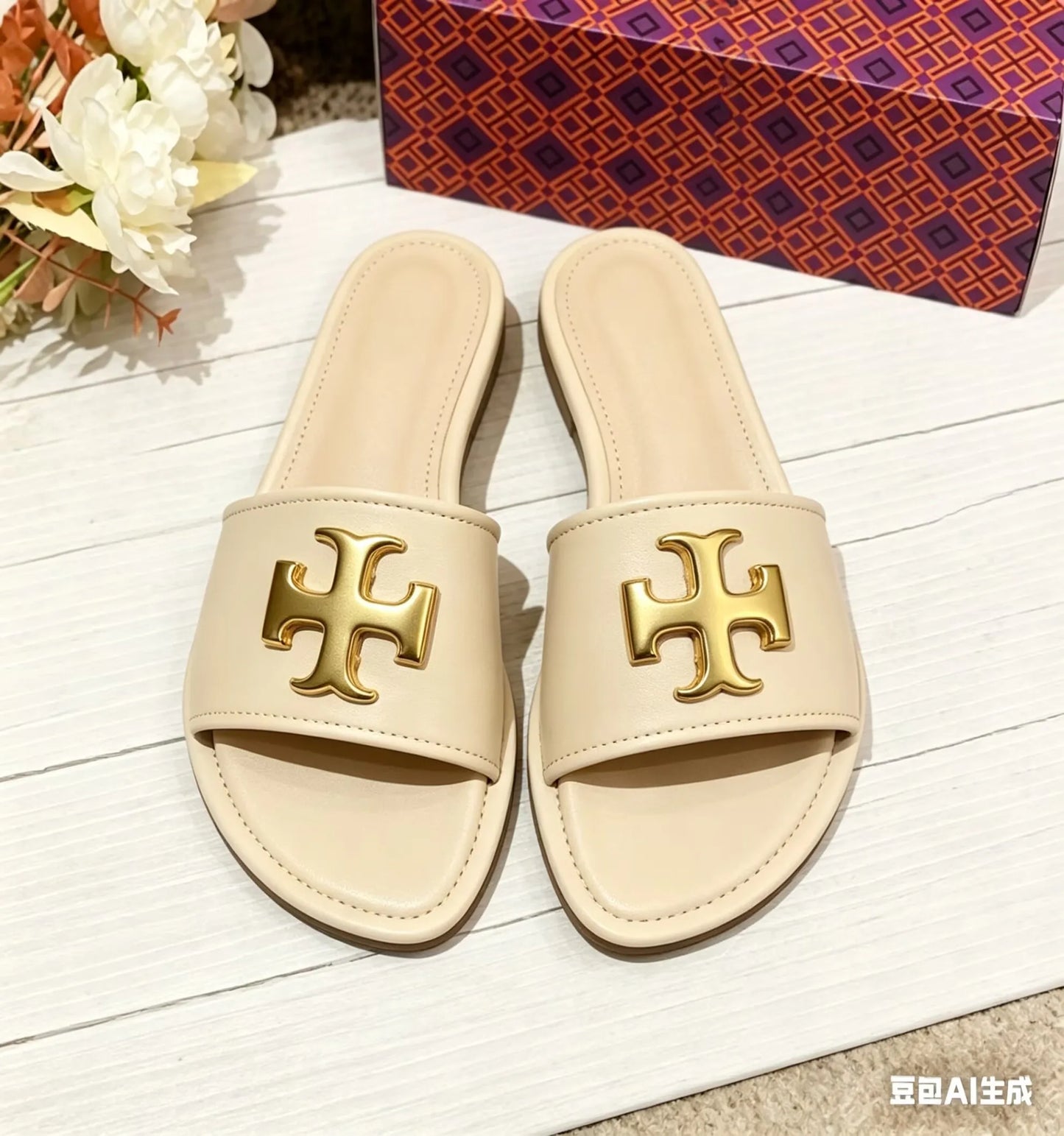 2026 Summer New Women's Hollow Flat Slippers Versatile Casual Beach Slippers Women's Outer Wear Letter Embroidery Beach Vacation Thick Heel
