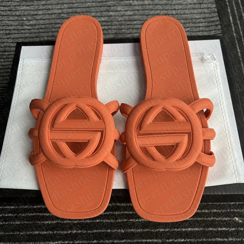 2026 Summer New Women's Hollow Flat Slippers Versatile Casual Beach Slippers