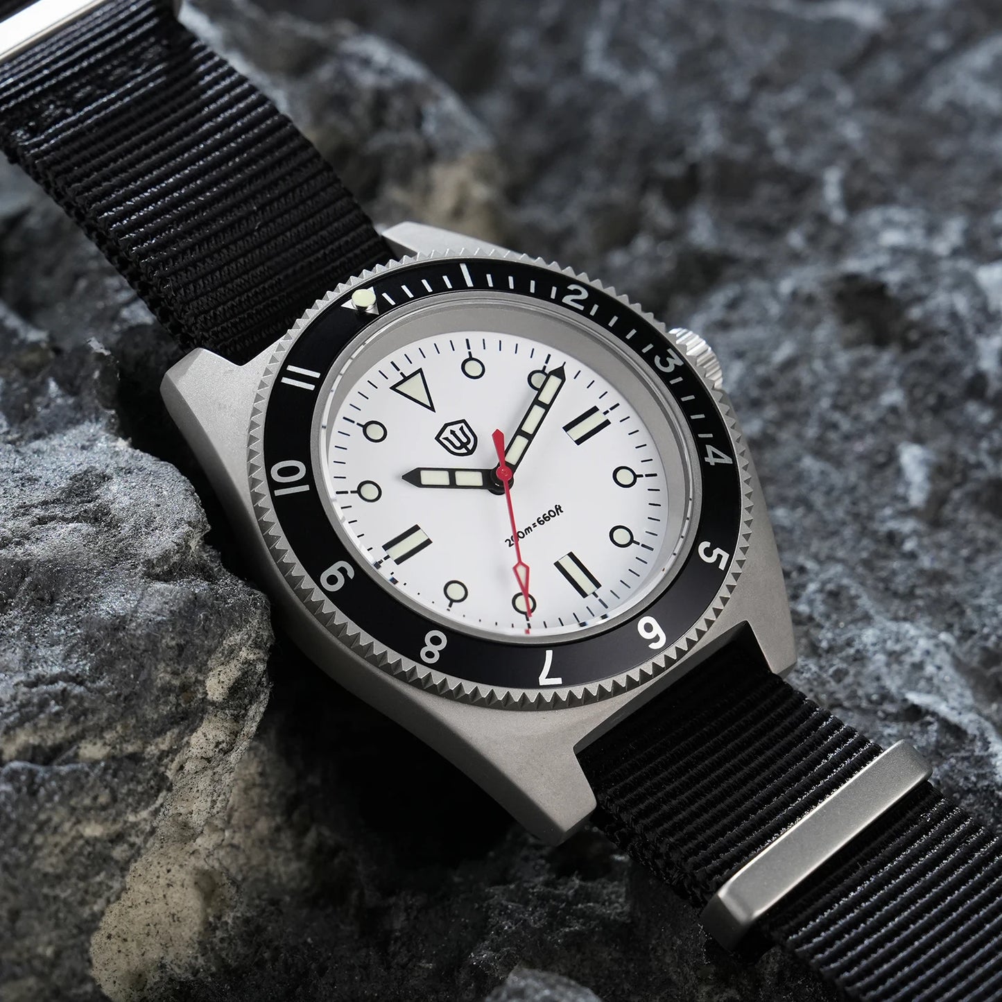 Watchdives WD1972 Quartz Watch Sapphire Crystal BGW9 Luminous
