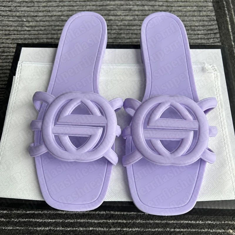 2026 Summer New Women's Hollow Flat Slippers Versatile Casual Beach Slippers