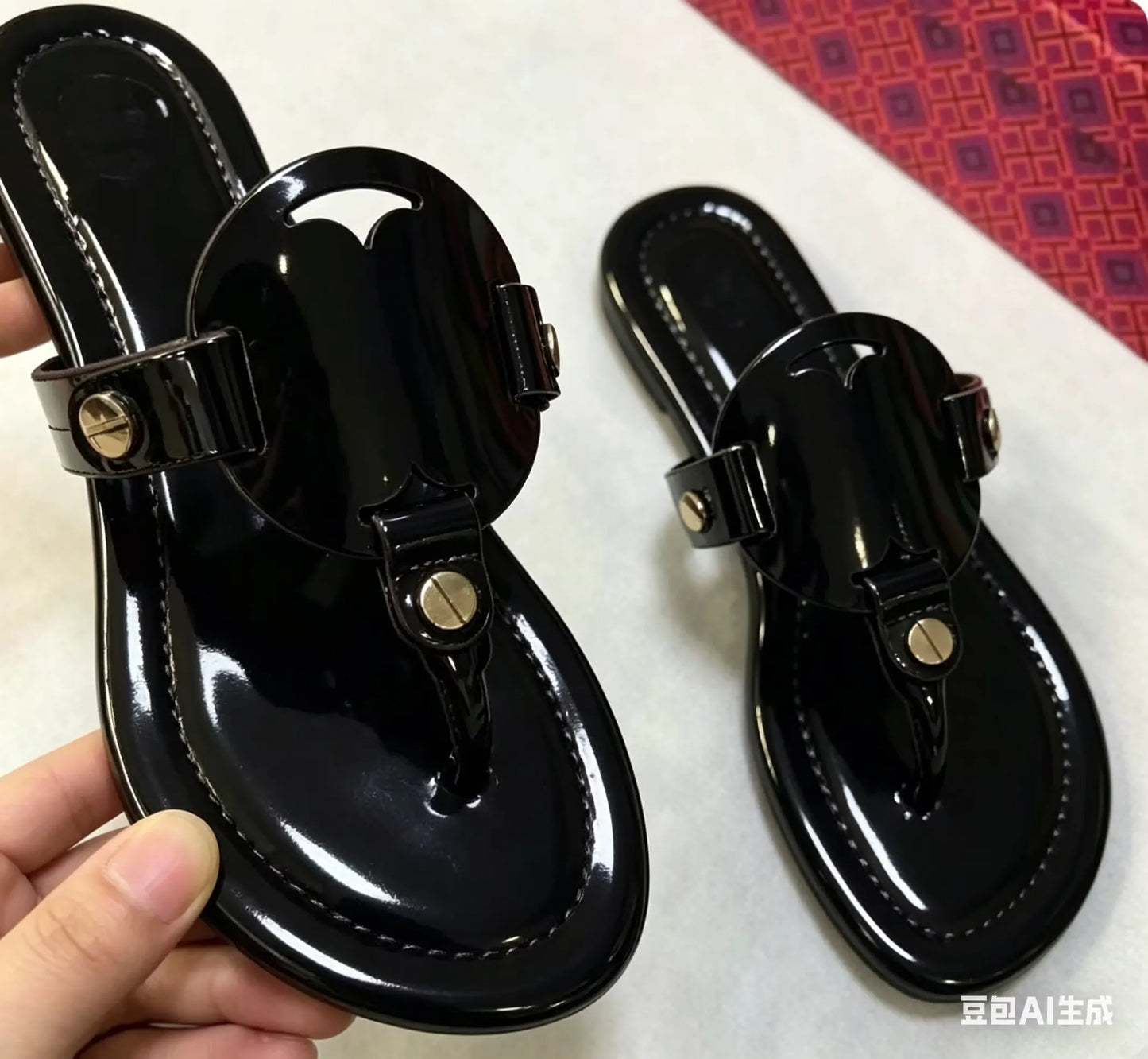 Women's Flat Sandals Summer Fashion Slip-On Slippers Square Toe Open-Toe Design, Suitable for Everyday Women Wear Flat Slippers