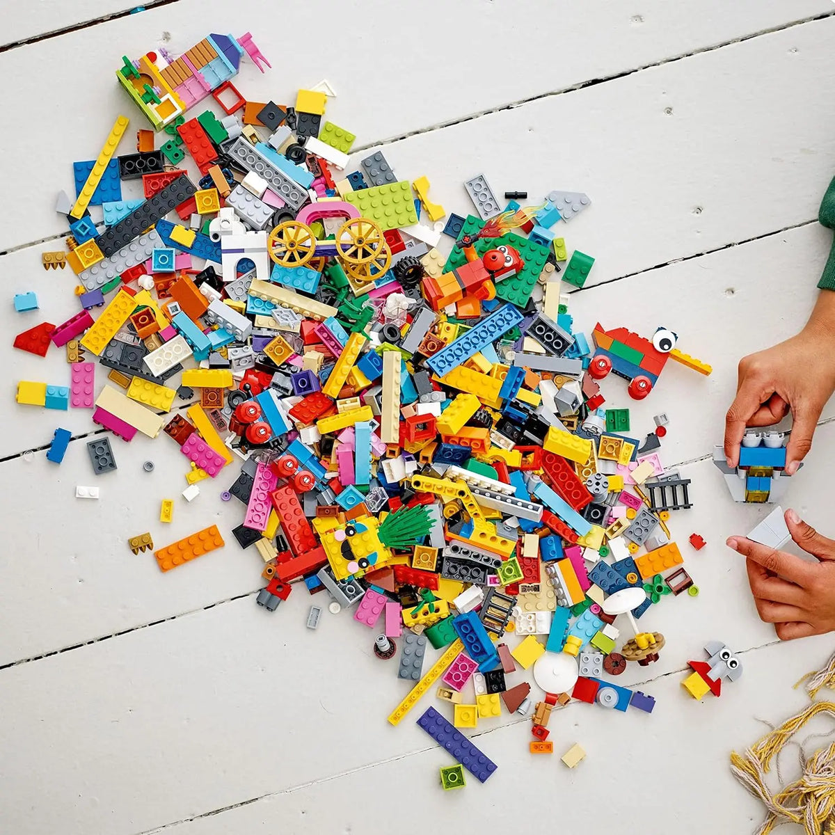 LEGO Classic Play and Creative Building Bricks Set