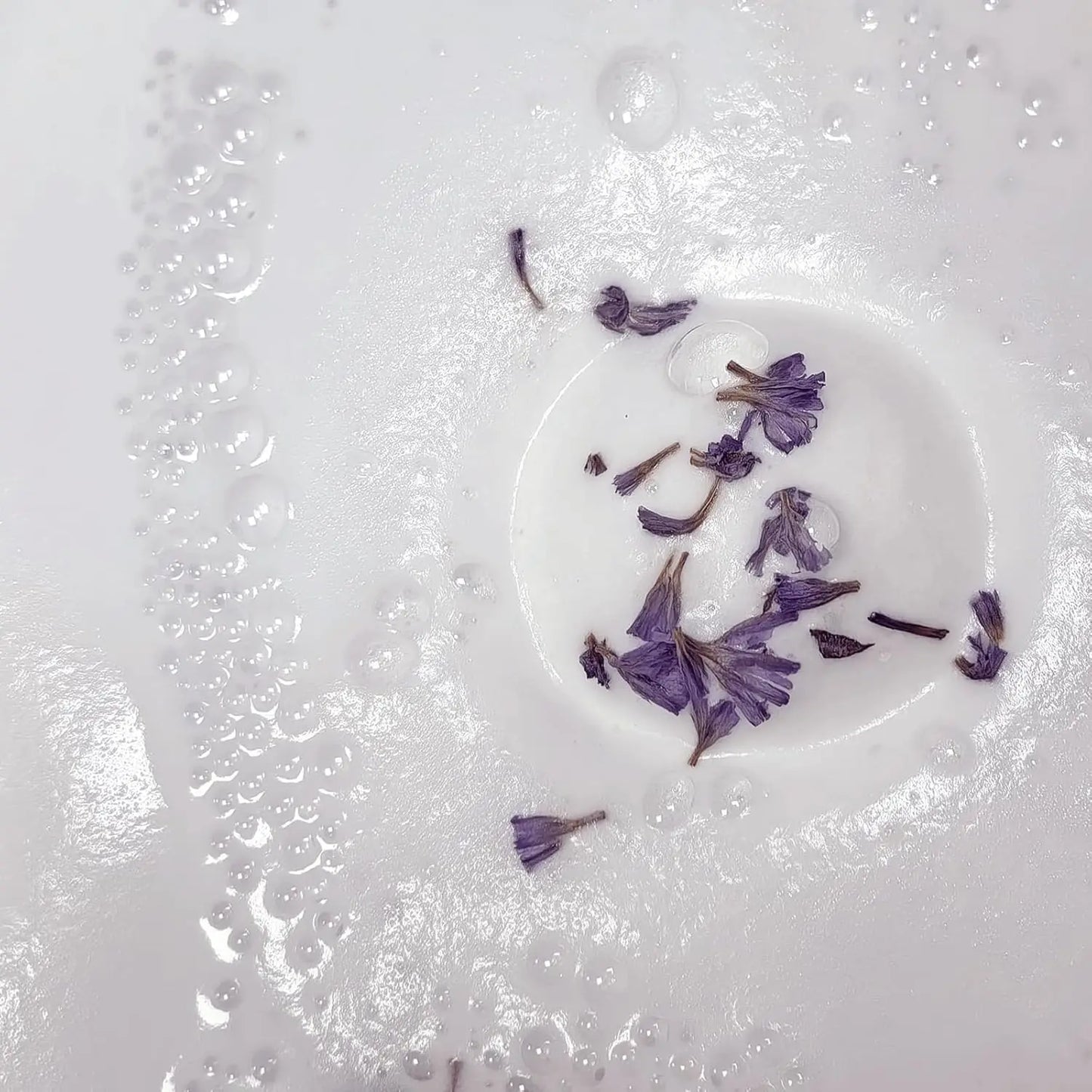 Bath Bombs with Real Dried Flower Petals, 12 Pack Handmade Spa Gift Set for Women, Moisturizing Natural Essential Oil Fizzies
