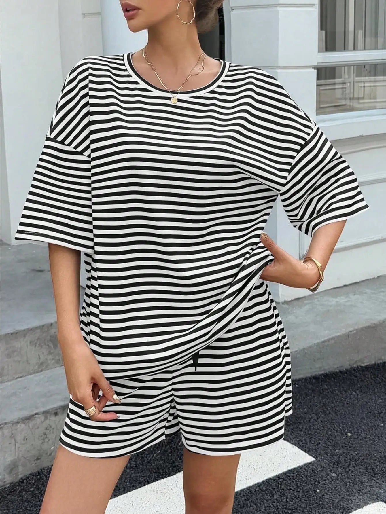 Womens Striped Athleisure 2 Piece Outfits Sweatsuit 3/4 Sleeve Oversized Tops High Waisted Shorts Casual Cozy Striped Lounge Set