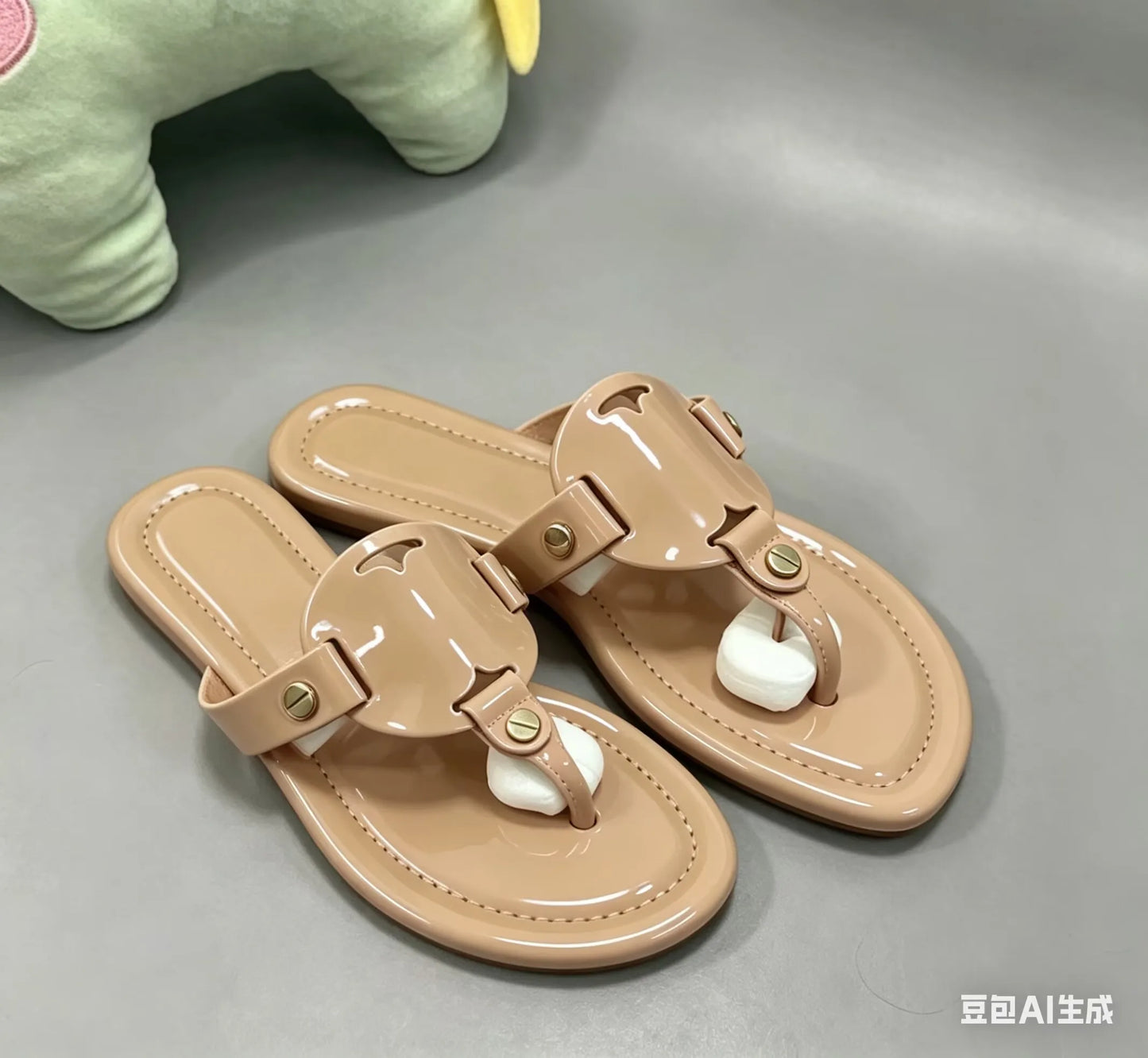 Women's Flat Sandals Summer Fashion Slip-On Slippers Square Toe Open-Toe Design, Suitable for Everyday Women Wear Flat Slippers