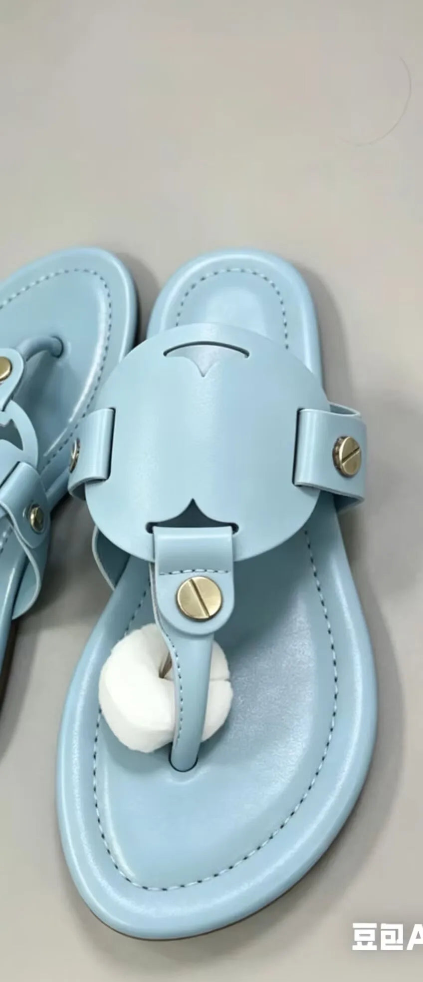 Women's Flat Sandals Summer Fashion Slip-On Slippers Square Toe Open-Toe Design, Suitable for Everyday Women Wear Flat Slippers